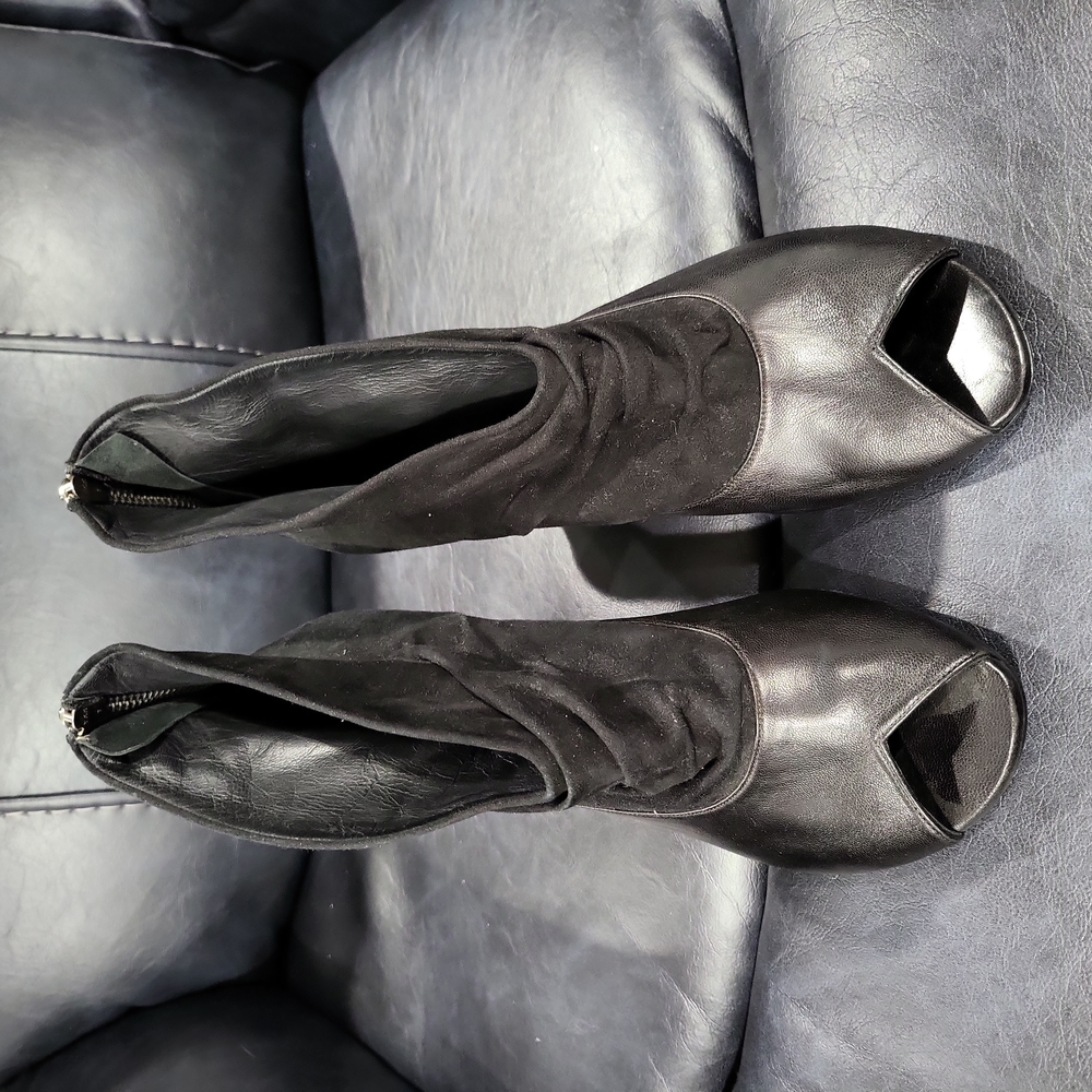 Women's Designer Heels - Picture 2 of 8